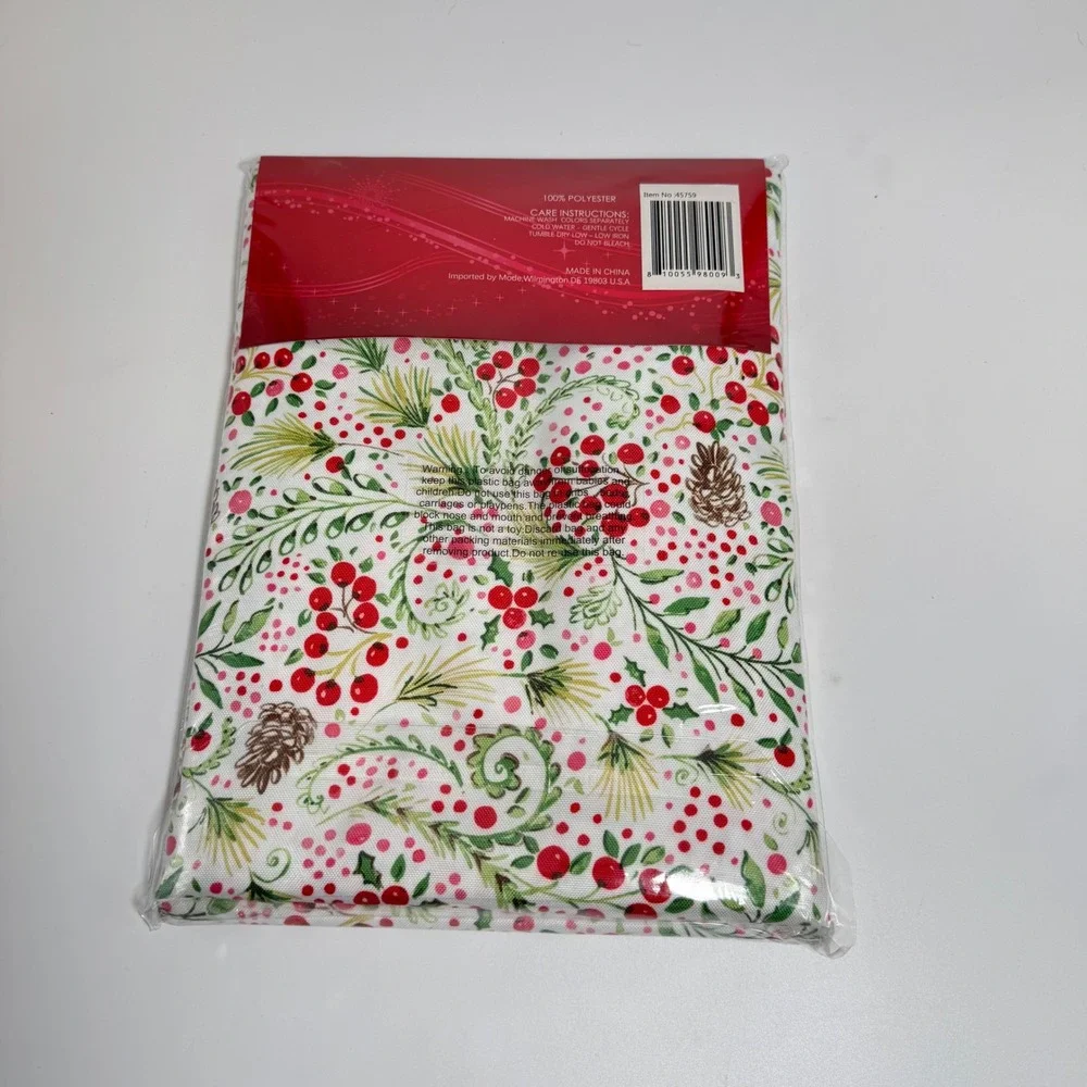 Christmas Holiday Tablecloth 60x84 Red Berry Pinecone Winter Floral White New